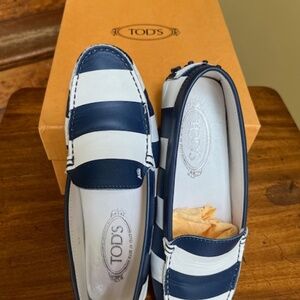Tod's navy and white driving shoes